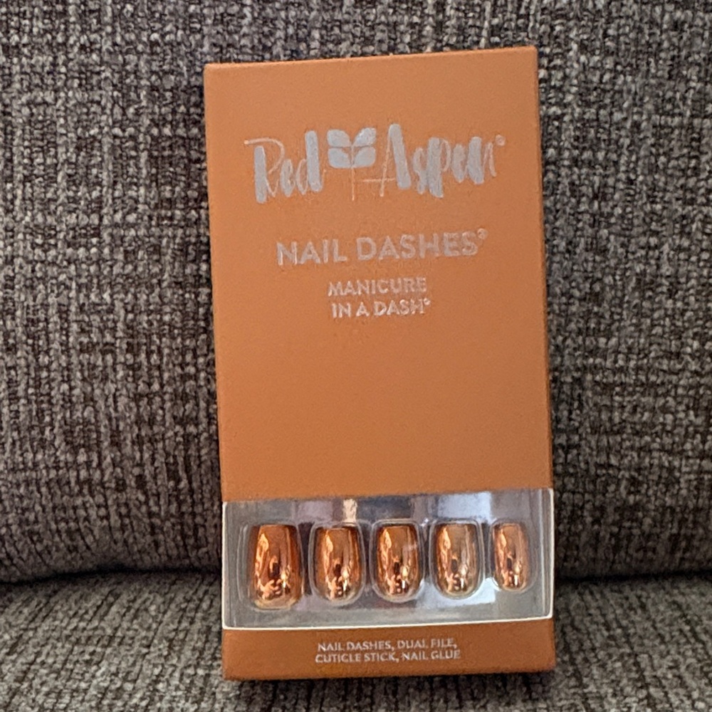 Red Aspen Copper Nail Dashes